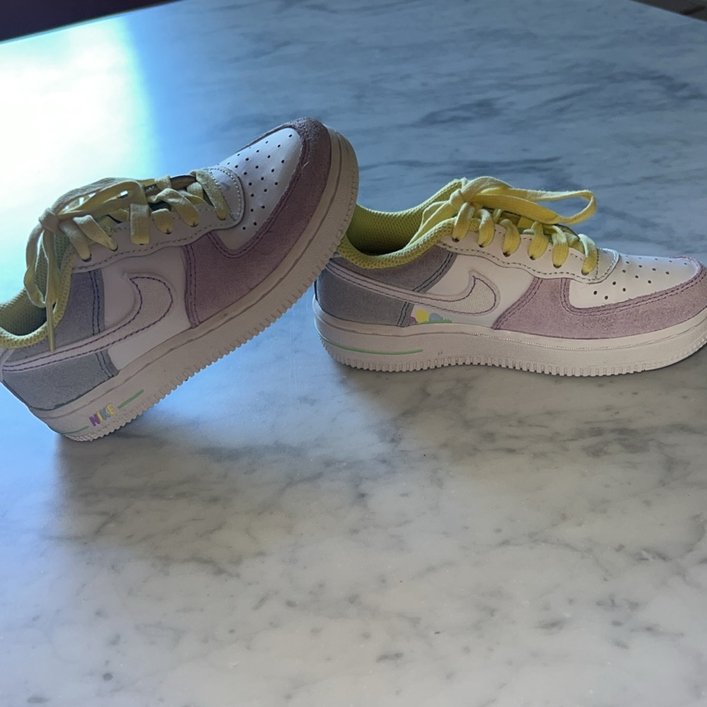 Nike limited edition 2022 10.5 Easter Airforce 1 - Picture 6 of 12